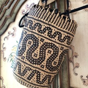 Handcrafted Woven Patterned Bag - Black and Tan